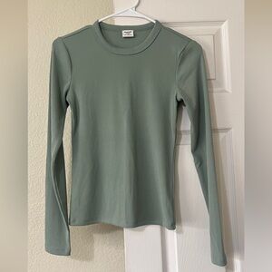 Abercrombie & Fitch Green Long Sleeve Tee